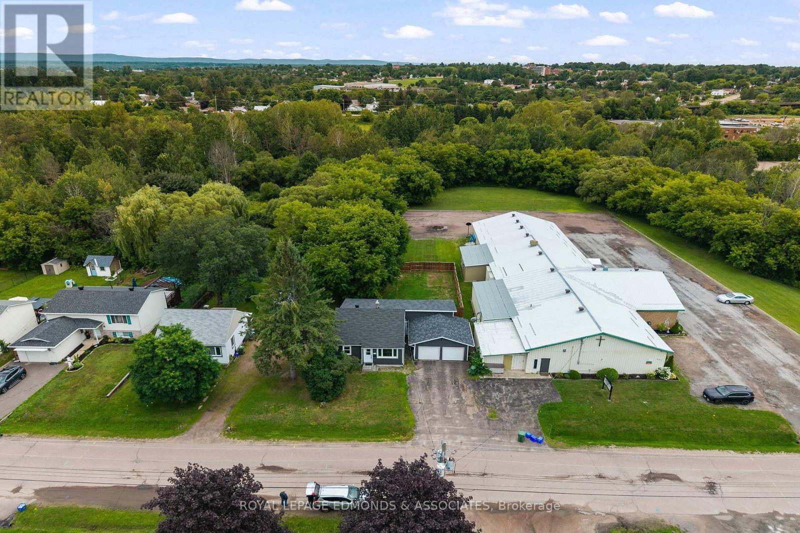 












311 JULIEN STREET

,
Pembroke,




Ontario
K8A3P6


