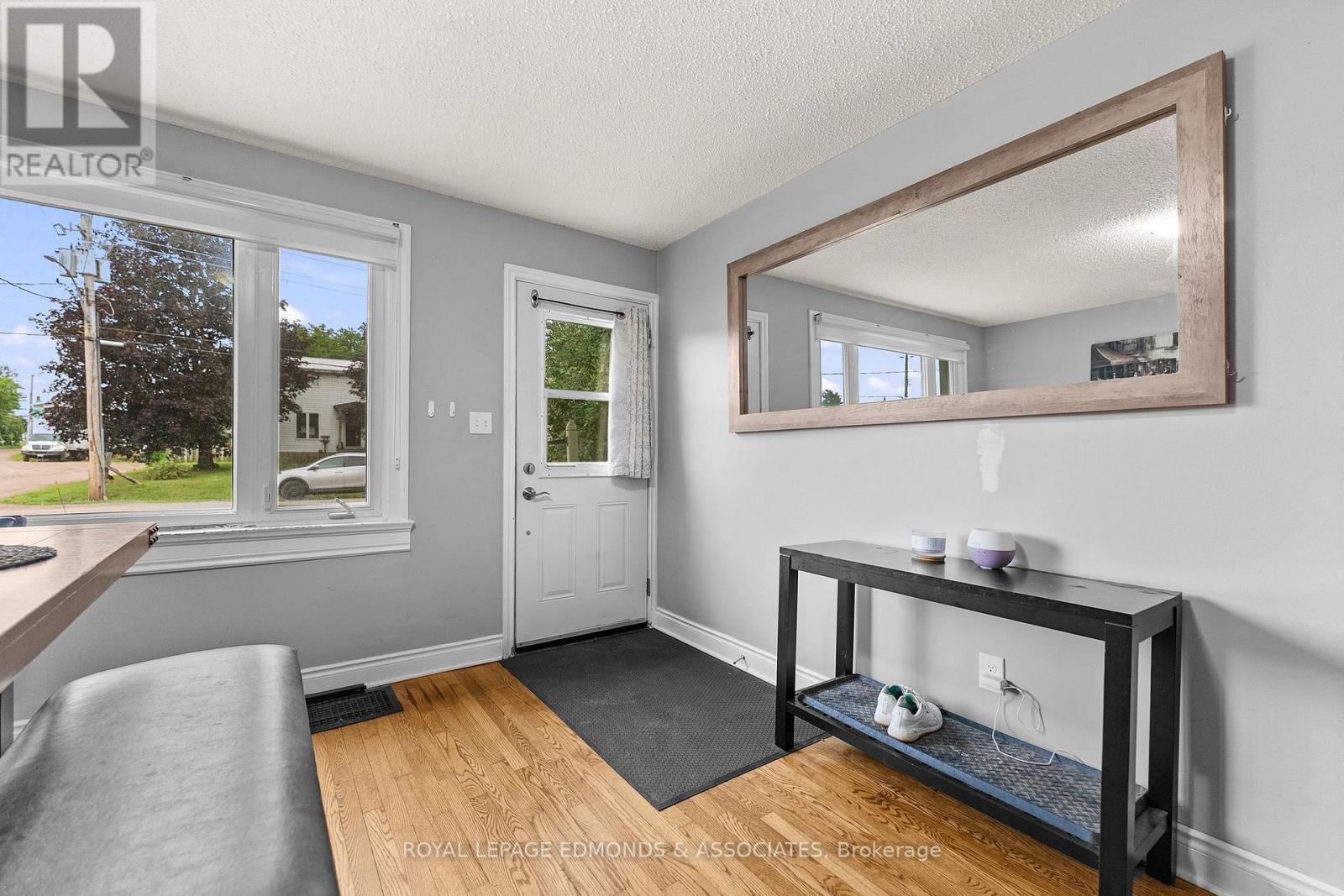 












311 JULIEN STREET

,
Pembroke,




Ontario
K8A3P6

