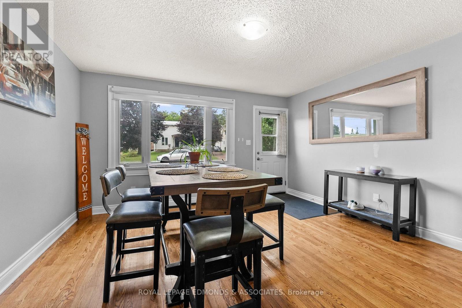 












311 JULIEN STREET

,
Pembroke,




Ontario
K8A3P6

