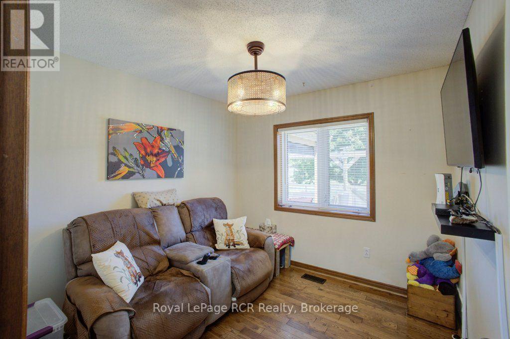 












7195 SIXTEENTH LINE

,
Mapleton,







Ontario
N0G1A0


