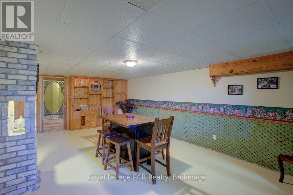 












7195 SIXTEENTH LINE

,
Mapleton,







Ontario
N0G1A0

