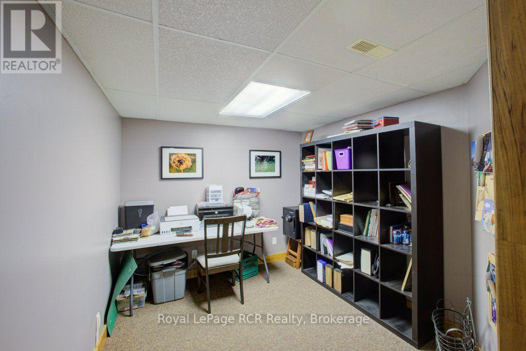 












7195 SIXTEENTH LINE

,
Mapleton,







Ontario
N0G1A0

