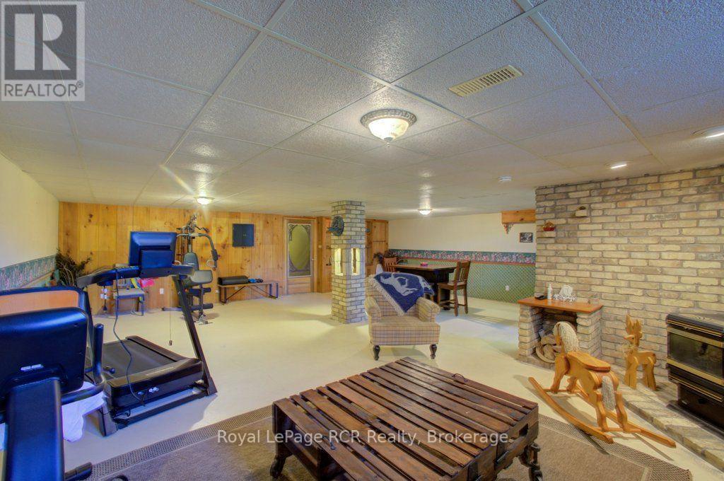 












7195 SIXTEENTH LINE

,
Mapleton,







Ontario
N0G1A0

