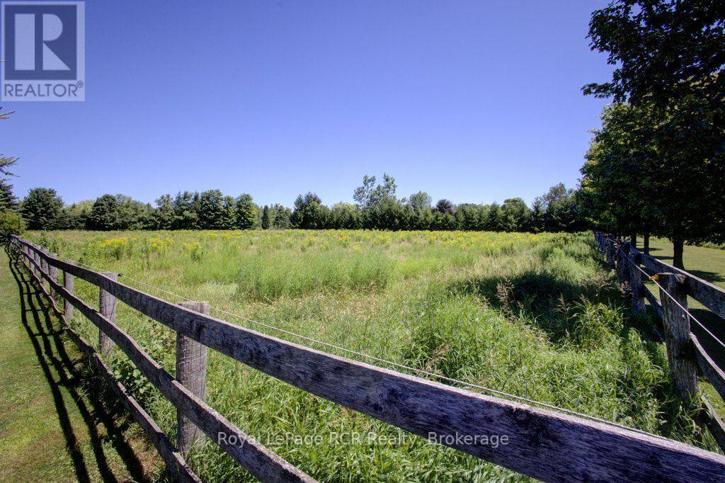 












7195 SIXTEENTH LINE

,
Mapleton,







Ontario
N0G1A0


