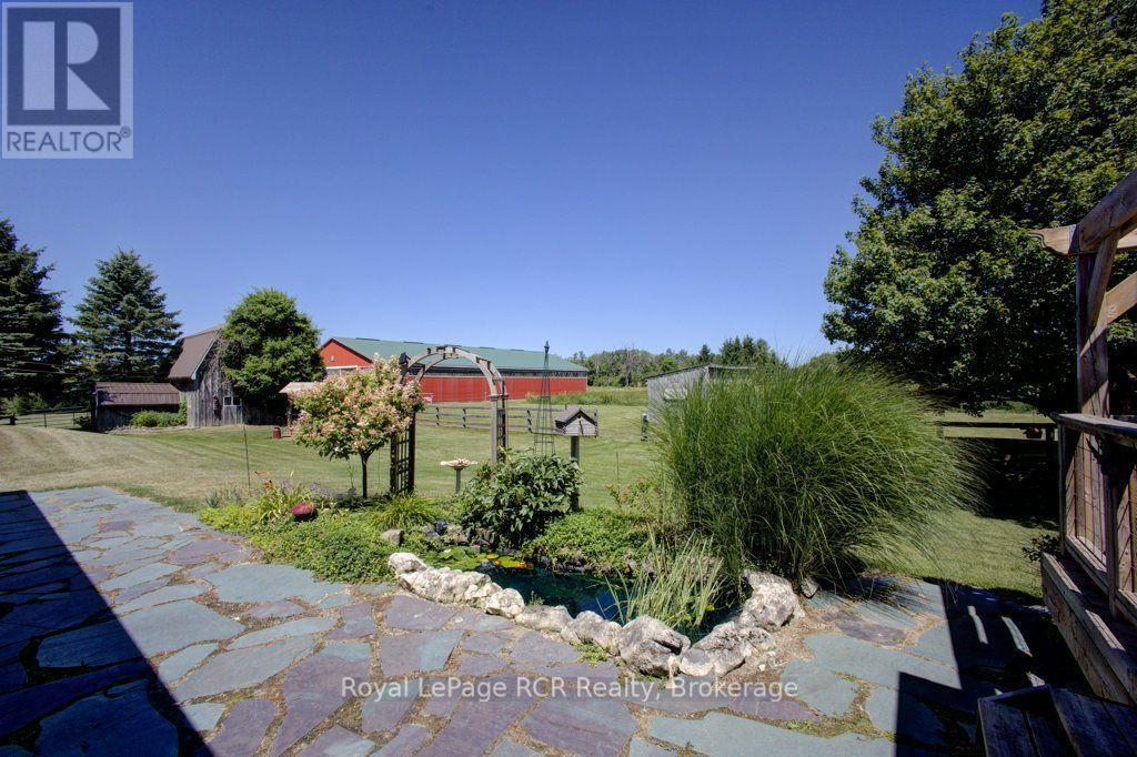 












7195 SIXTEENTH LINE

,
Mapleton,







Ontario
N0G1A0

