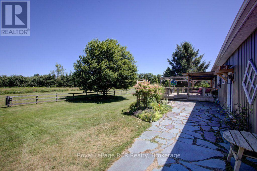 












7195 SIXTEENTH LINE

,
Mapleton,







Ontario
N0G1A0

