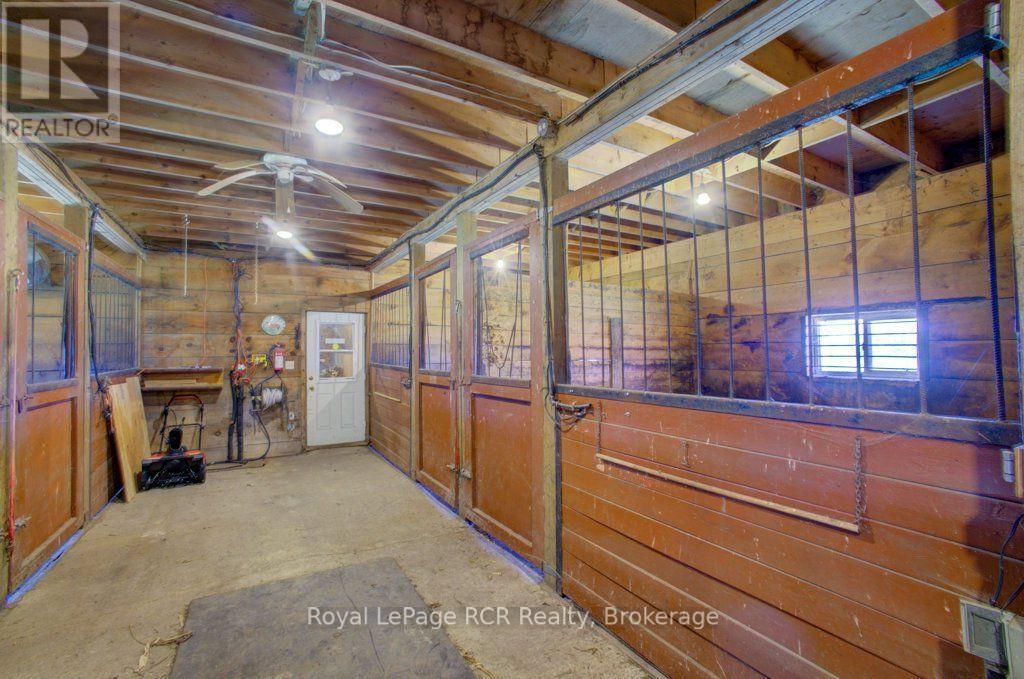 












7195 SIXTEENTH LINE

,
Mapleton,







Ontario
N0G1A0

