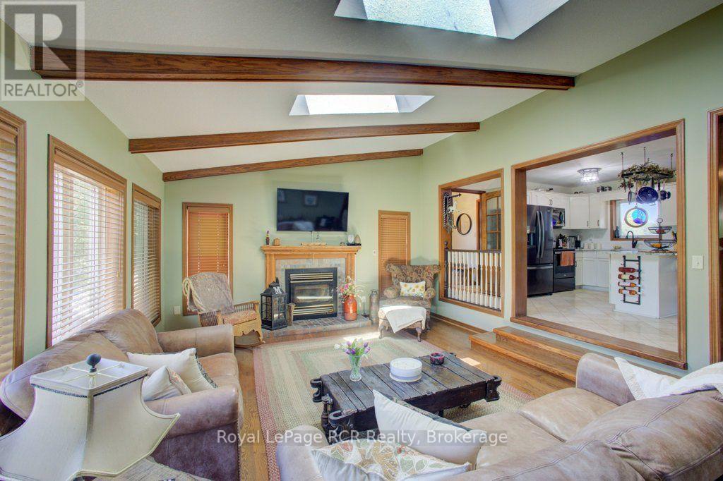 












7195 SIXTEENTH LINE

,
Mapleton,







Ontario
N0G1A0

