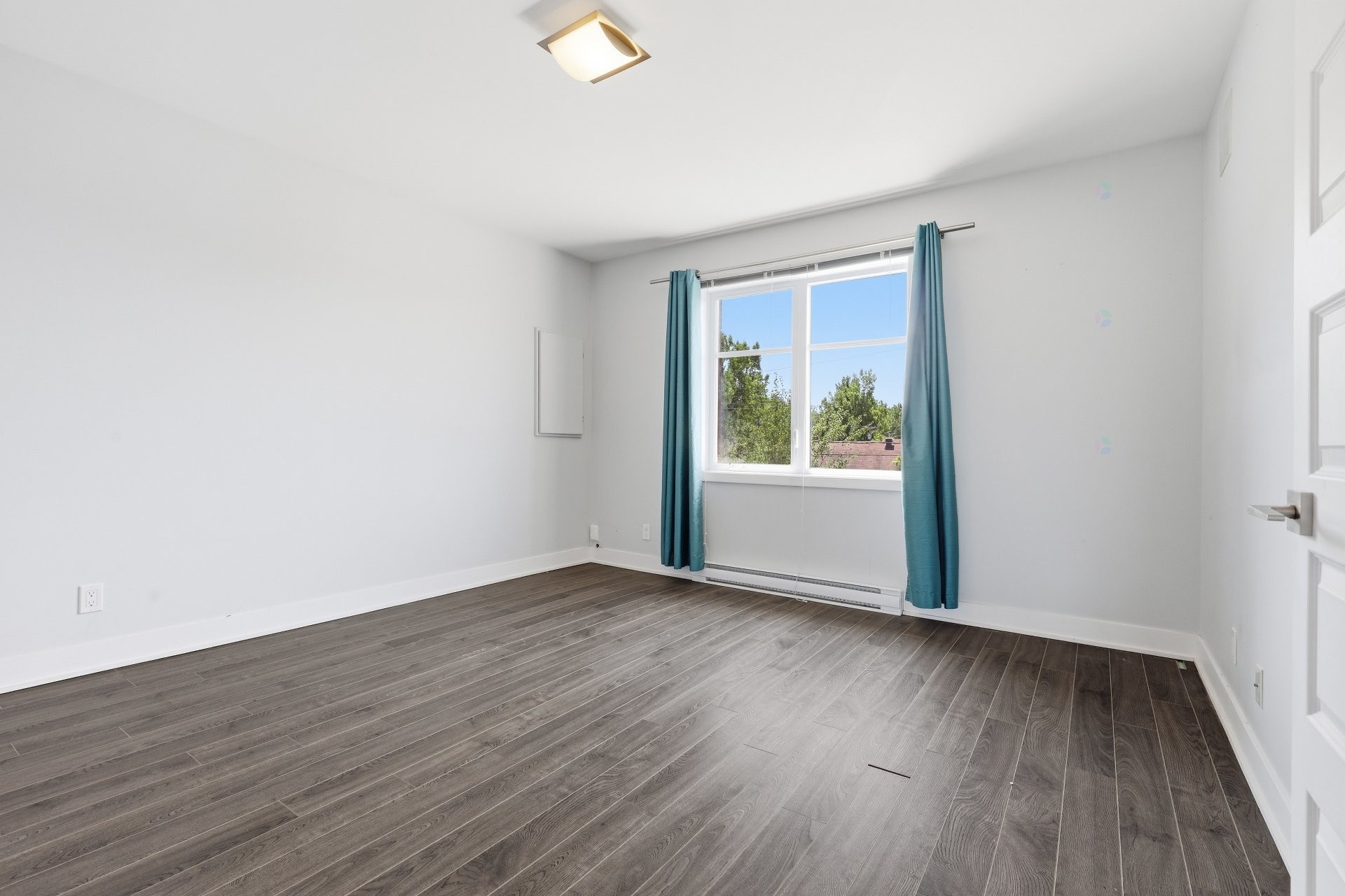 









7555


Boul. Cousineau

,
Longueuil (Saint-Hubert),




QC
J3Y0G4


