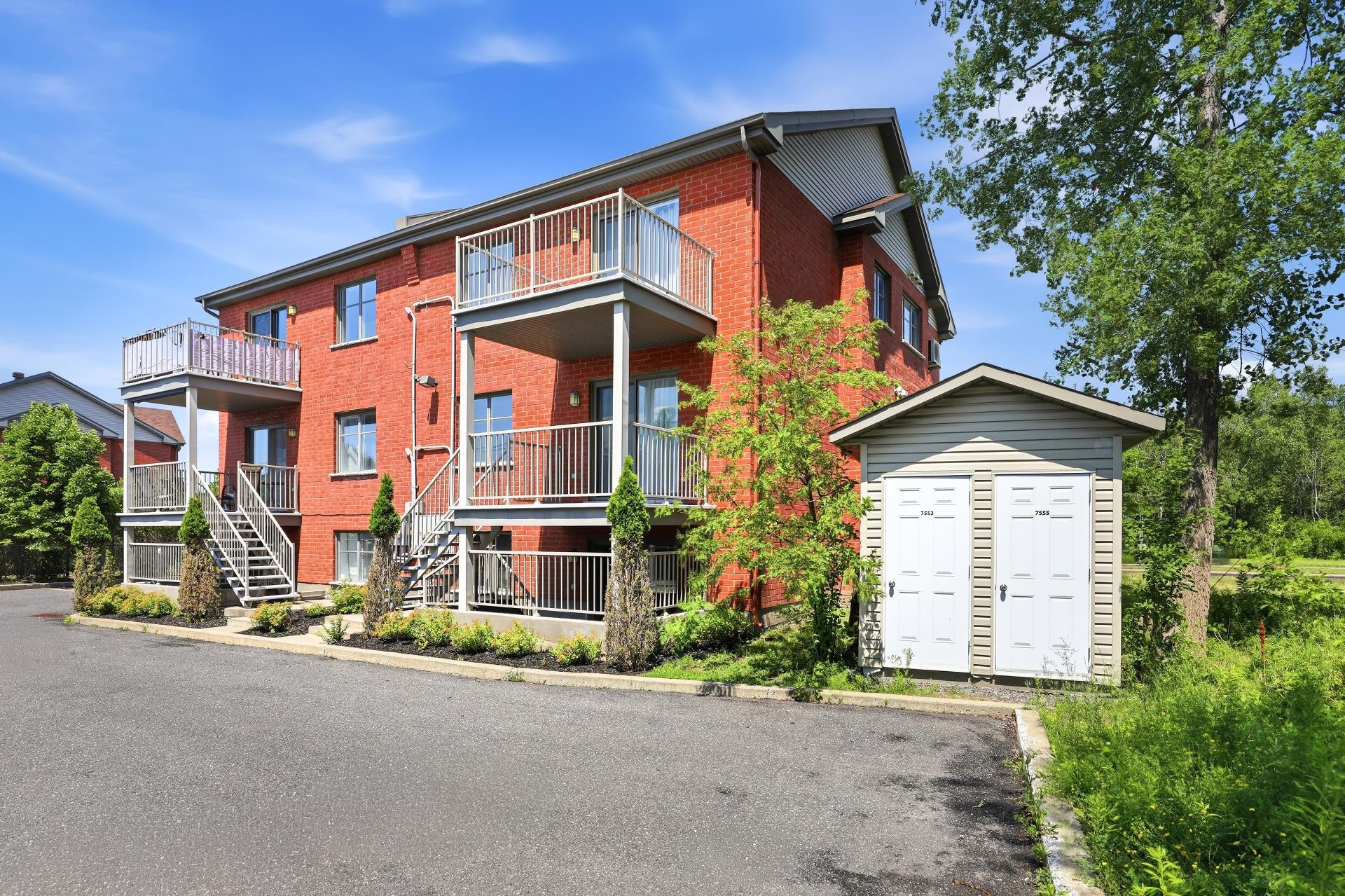 









7555


Boul. Cousineau

,
Longueuil (Saint-Hubert),




QC
J3Y0G4

