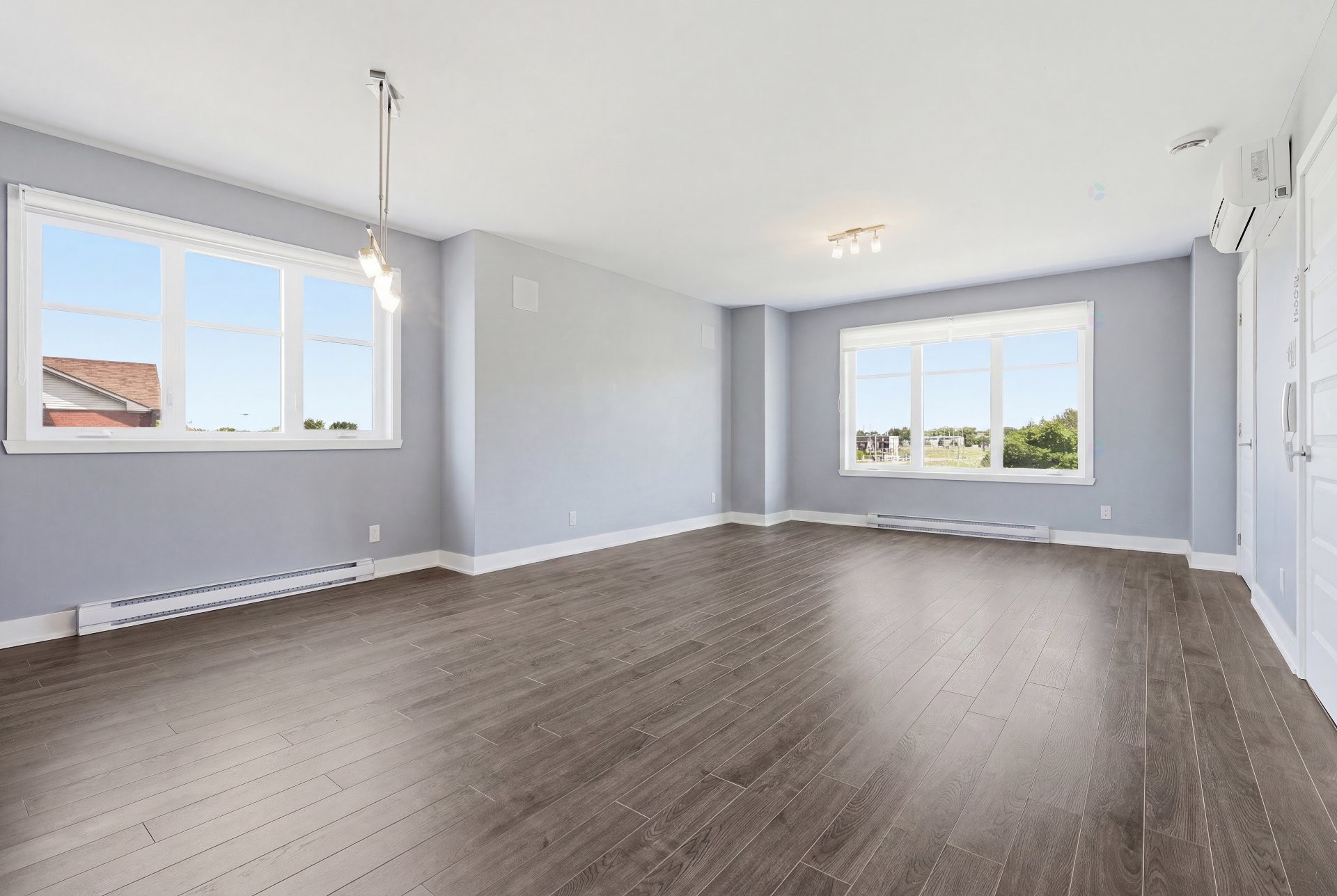 









7555


Boul. Cousineau

,
Longueuil (Saint-Hubert),




QC
J3Y0G4

