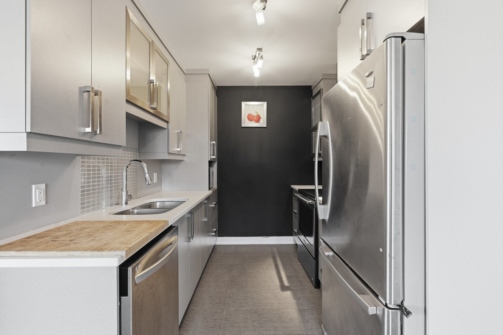 









7555


Boul. Cousineau

,
Longueuil (Saint-Hubert),




QC
J3Y0G4

