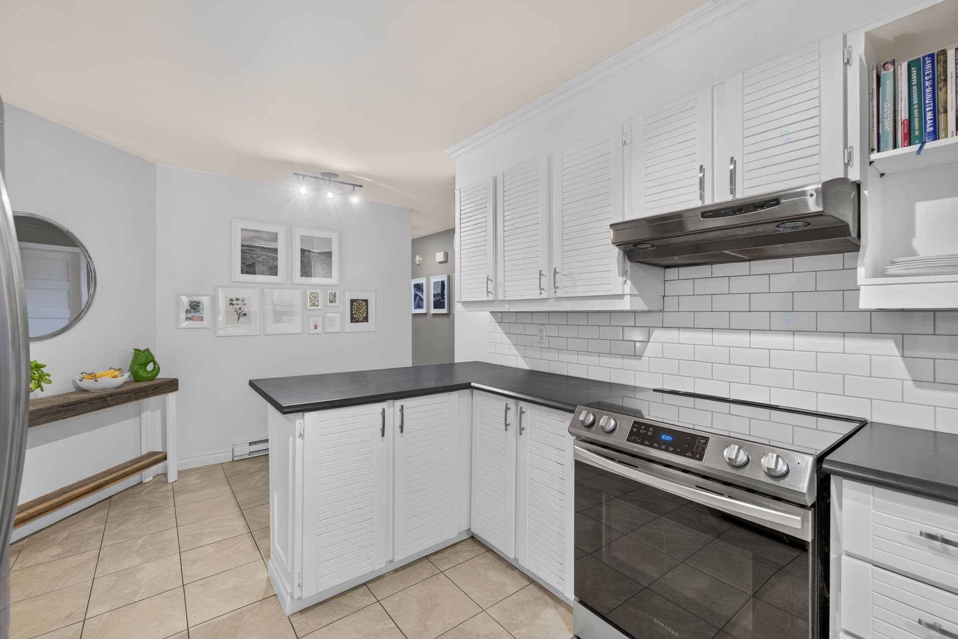 









621


Rue des Hirondelles

,
Granby,




QC
J2H1V1

