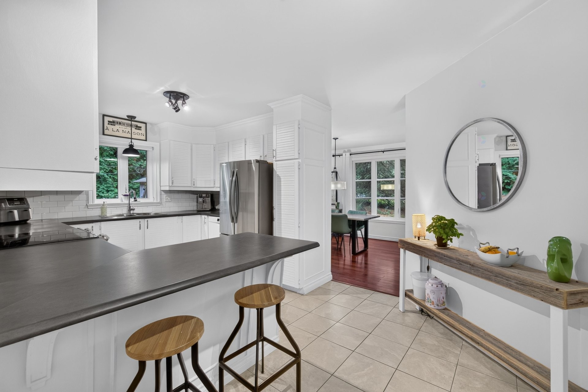 









621


Rue des Hirondelles

,
Granby,




QC
J2H1V1

