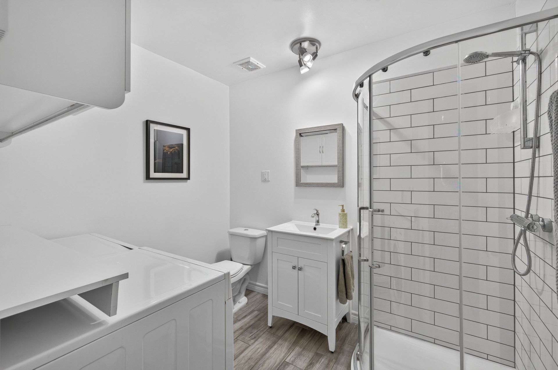 









621


Rue des Hirondelles

,
Granby,




QC
J2H1V1

