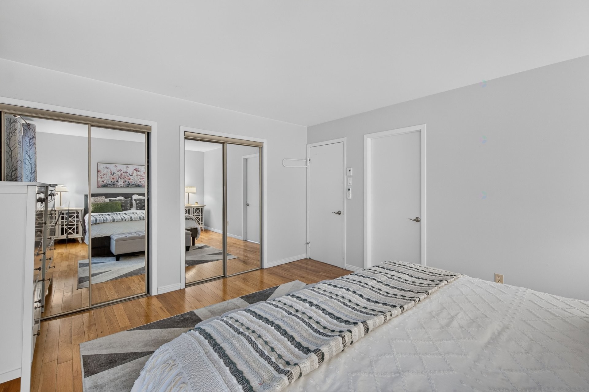 









621


Rue des Hirondelles

,
Granby,




QC
J2H1V1

