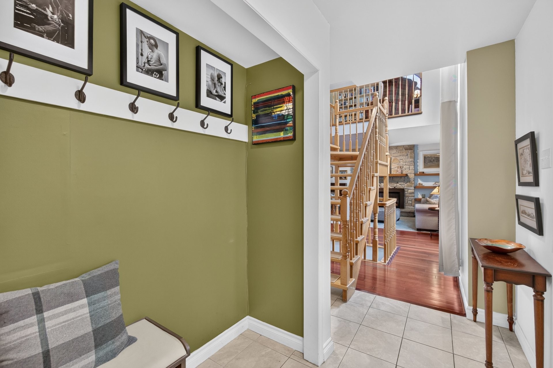 









621


Rue des Hirondelles

,
Granby,




QC
J2H1V1

