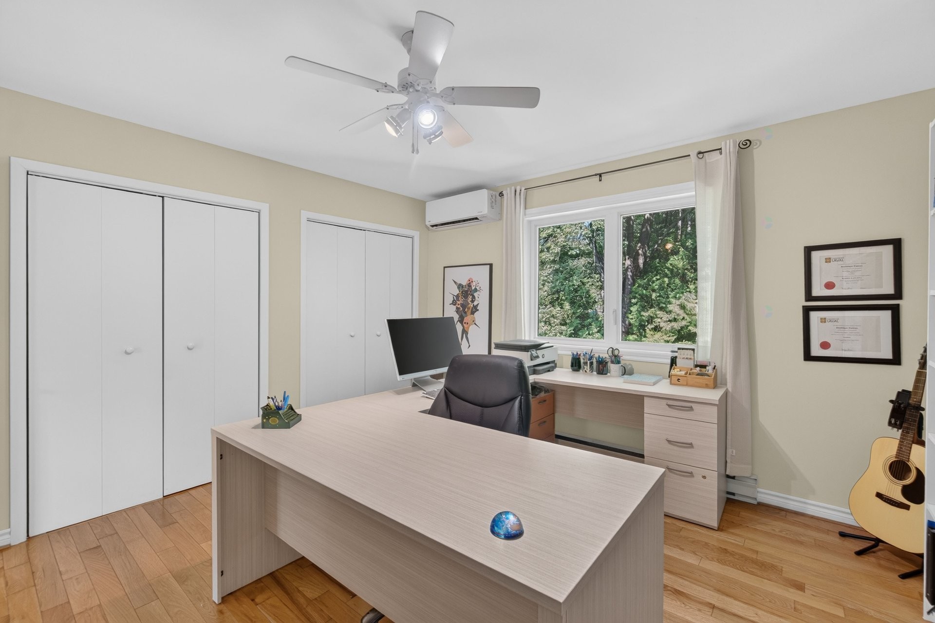 









621


Rue des Hirondelles

,
Granby,




QC
J2H1V1

