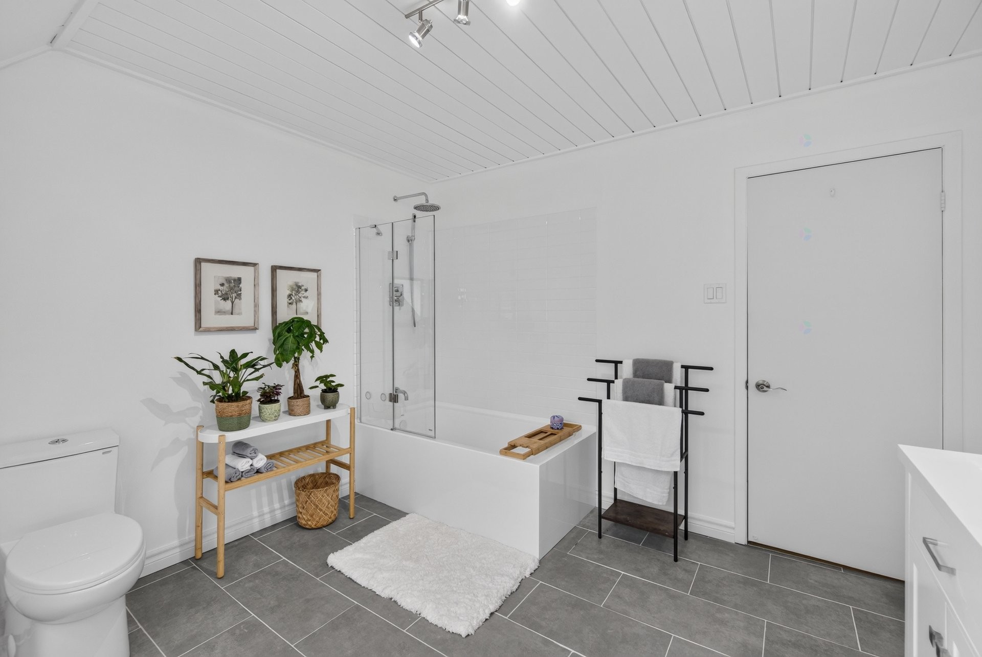 









621


Rue des Hirondelles

,
Granby,




QC
J2H1V1


