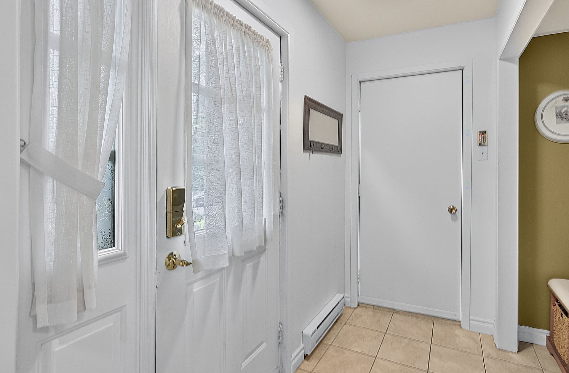 









621


Rue des Hirondelles

,
Granby,




QC
J2H1V1

