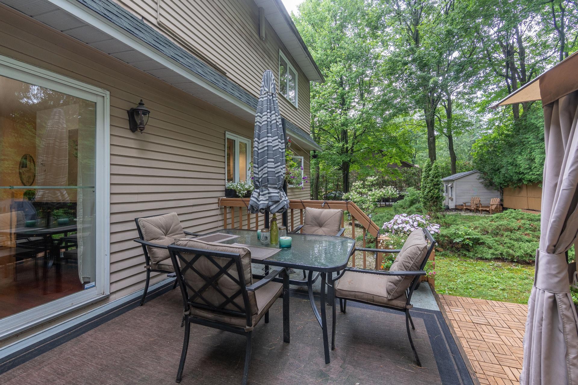









621


Rue des Hirondelles

,
Granby,




QC
J2H1V1

