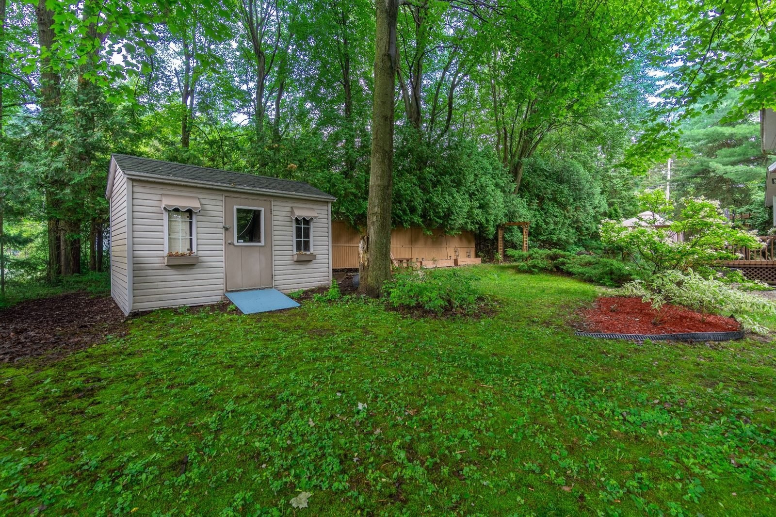 









621


Rue des Hirondelles

,
Granby,




QC
J2H1V1

