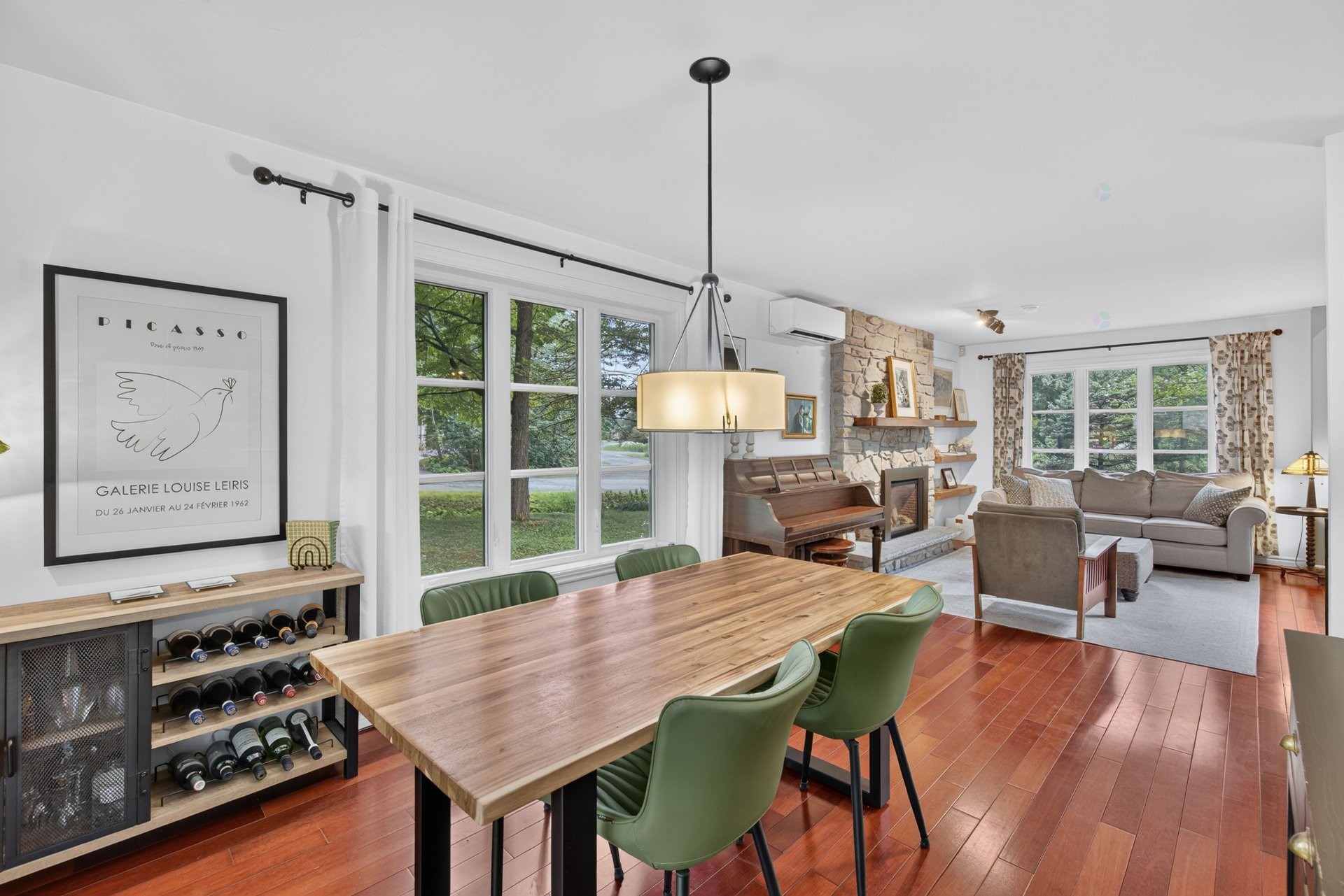 









621


Rue des Hirondelles

,
Granby,




QC
J2H1V1

