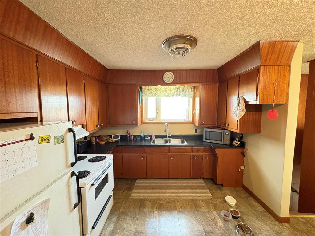 












15 Maple Avenue E

,
Hamiota,




Manitoba
R0M0T0

