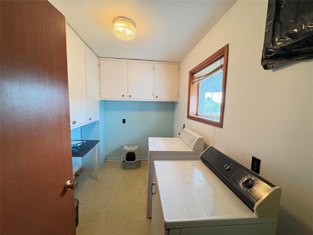 












15 Maple Avenue E

,
Hamiota,




Manitoba
R0M0T0

