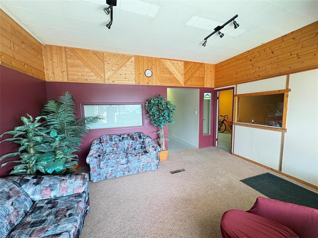 












15 Maple Avenue E

,
Hamiota,




Manitoba
R0M0T0

