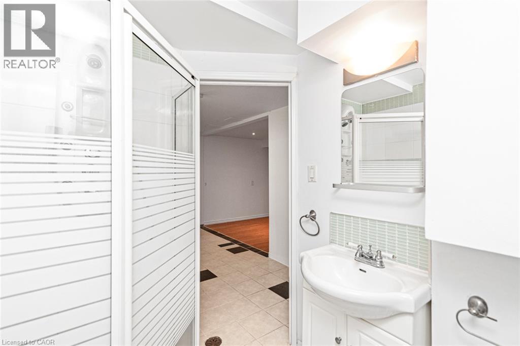 












100 MOUNTAIN Avenue N

,
Hamilton,




Ontario
L8G3P7

