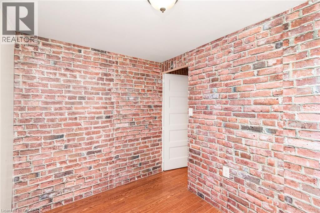 












100 MOUNTAIN Avenue N

,
Hamilton,




Ontario
L8G3P7

