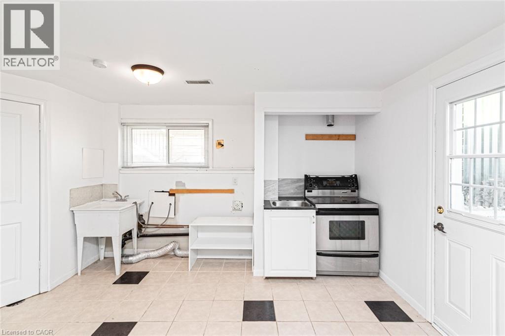 












100 MOUNTAIN Avenue N

,
Hamilton,




Ontario
L8G3P7

