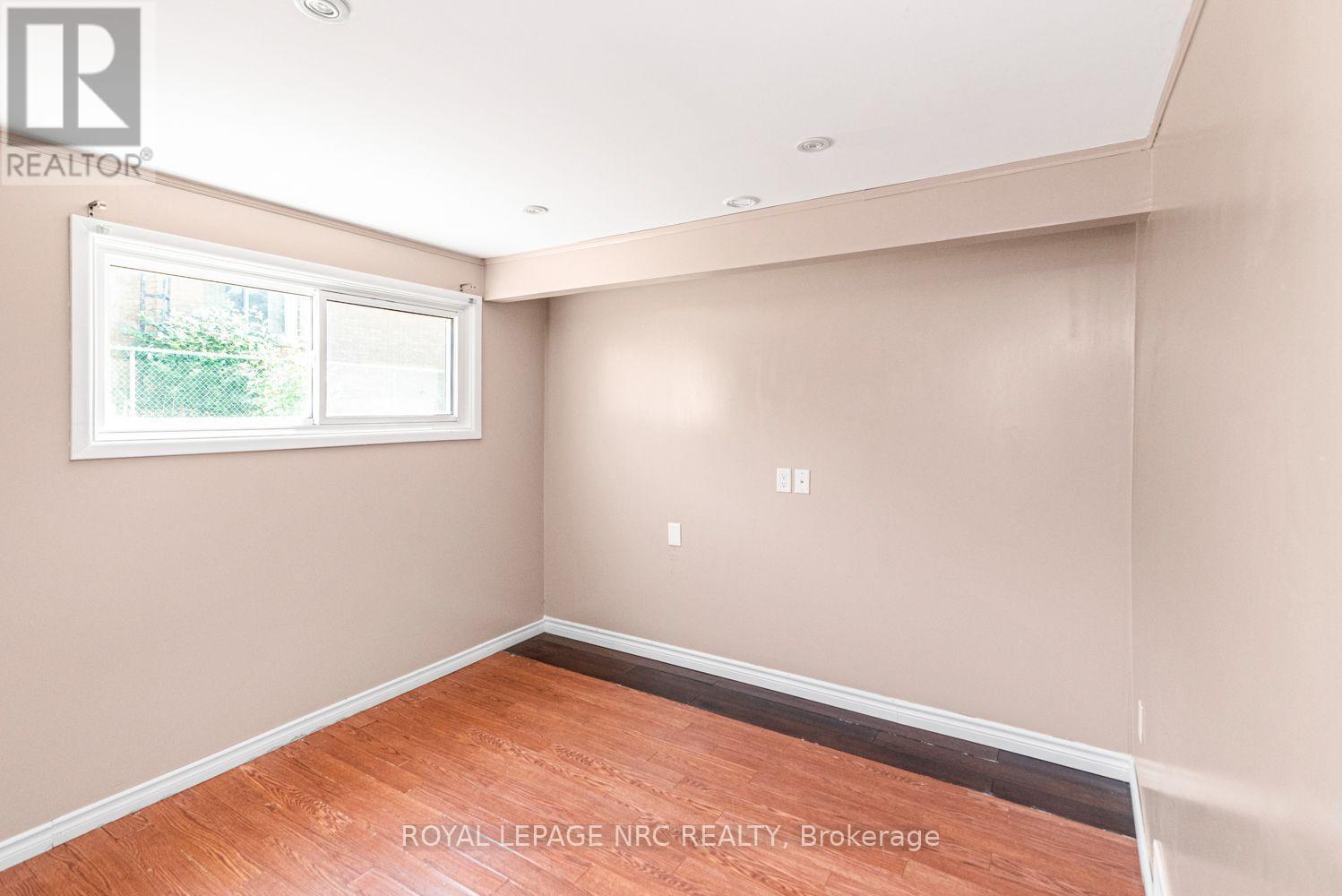 












100 MOUNTAIN AVENUE N

,
Hamilton (Stoney Creek),




Ontario
L8G3P7


