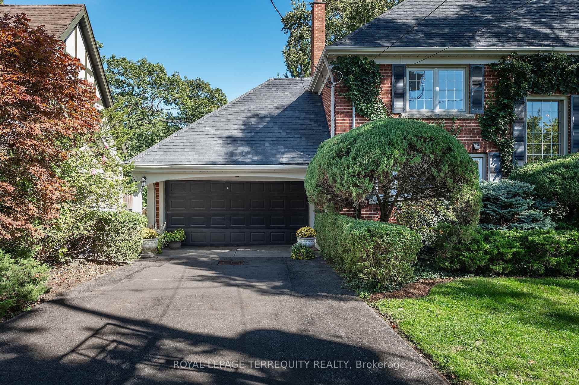 









223


Riverside

Drive,
Toronto,




ON
M6S 4A8

