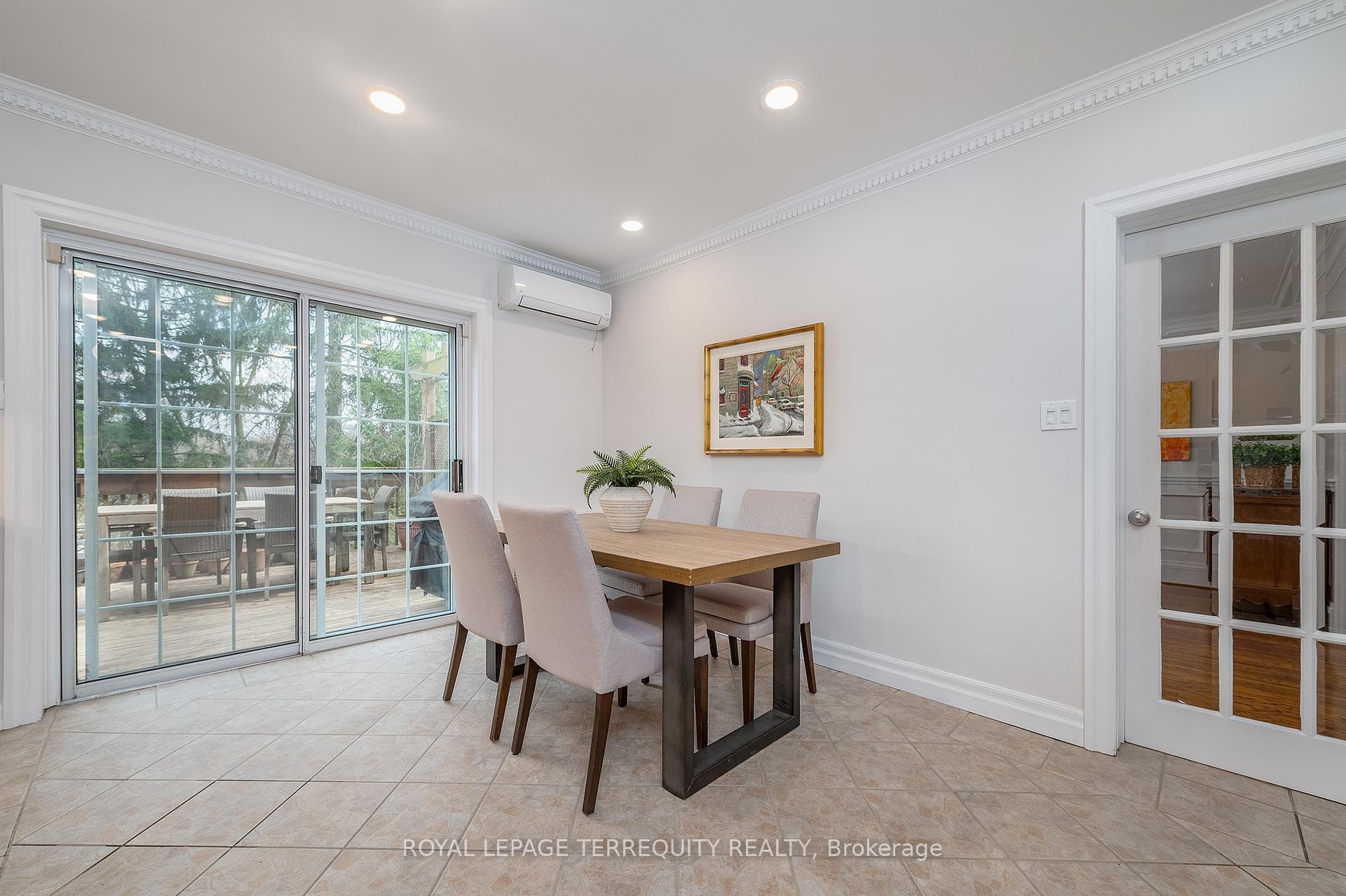 









223


Riverside

Drive,
Toronto,




ON
M6S 4A8

