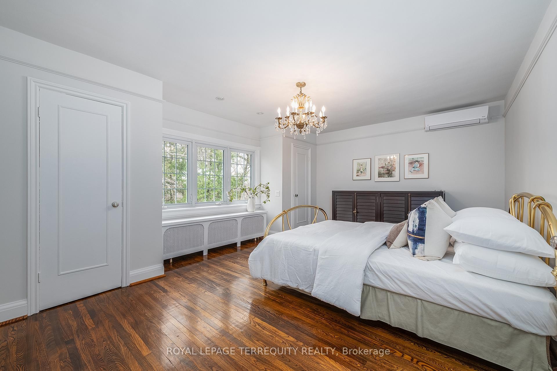 









223


Riverside

Drive,
Toronto,




ON
M6S 4A8

