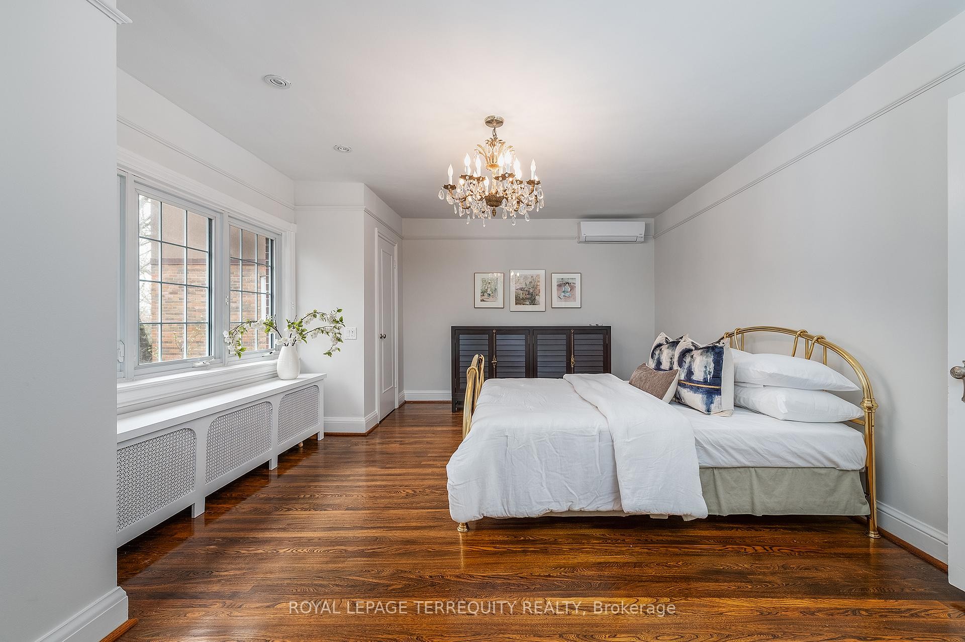 









223


Riverside

Drive,
Toronto,




ON
M6S 4A8

