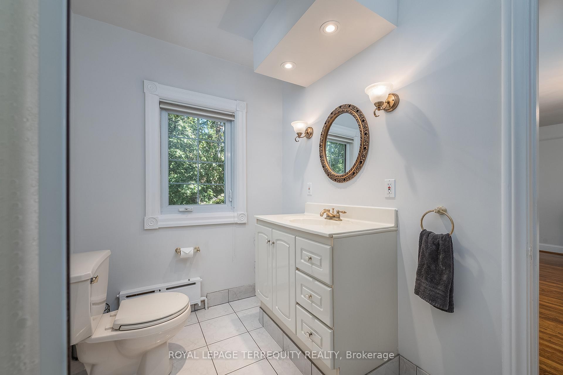 









223


Riverside

Drive,
Toronto,




ON
M6S 4A8

