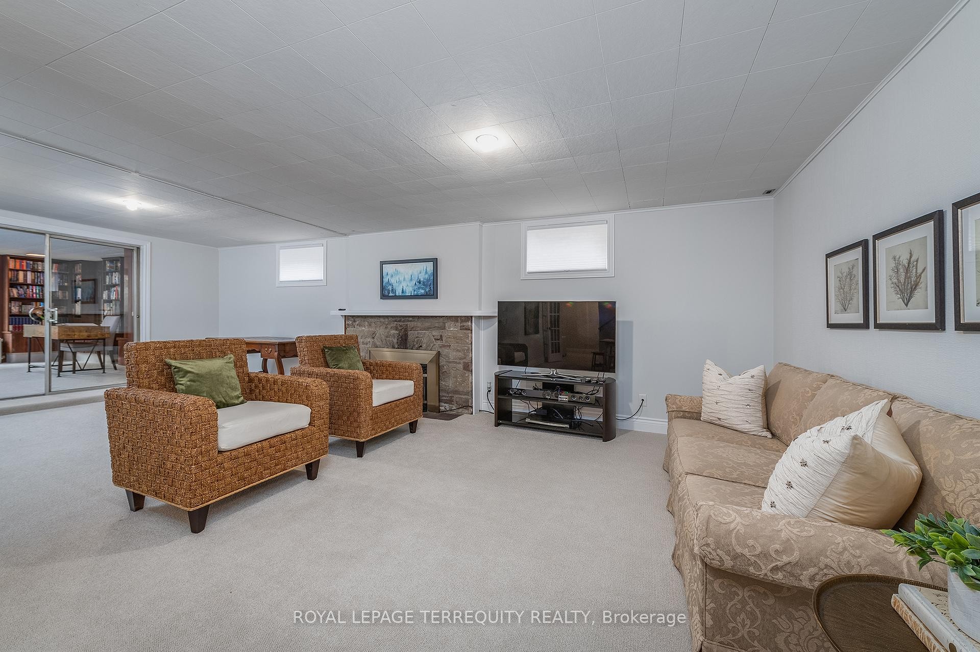 









223


Riverside

Drive,
Toronto,




ON
M6S 4A8

