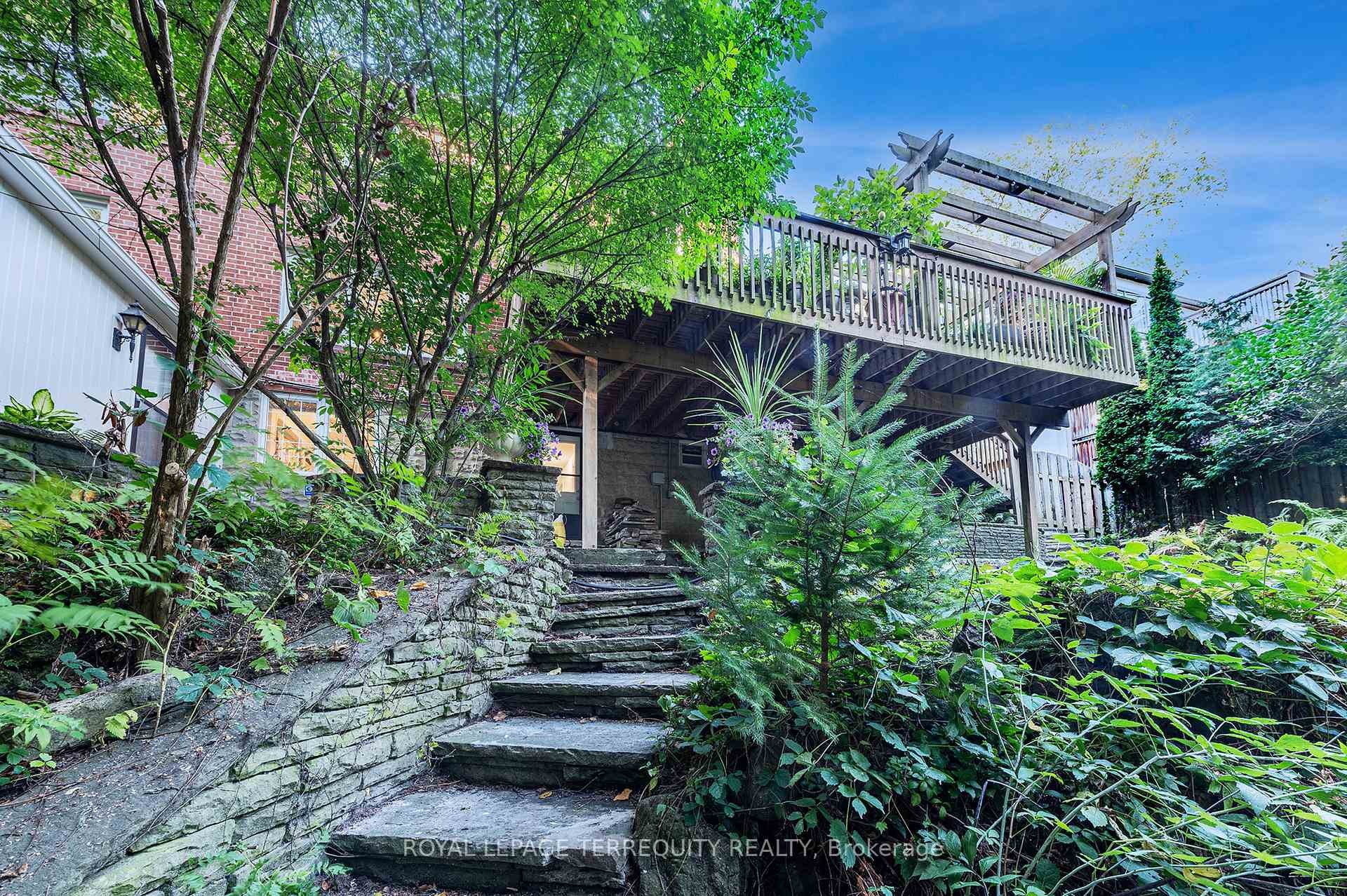 









223


Riverside

Drive,
Toronto,




ON
M6S 4A8

