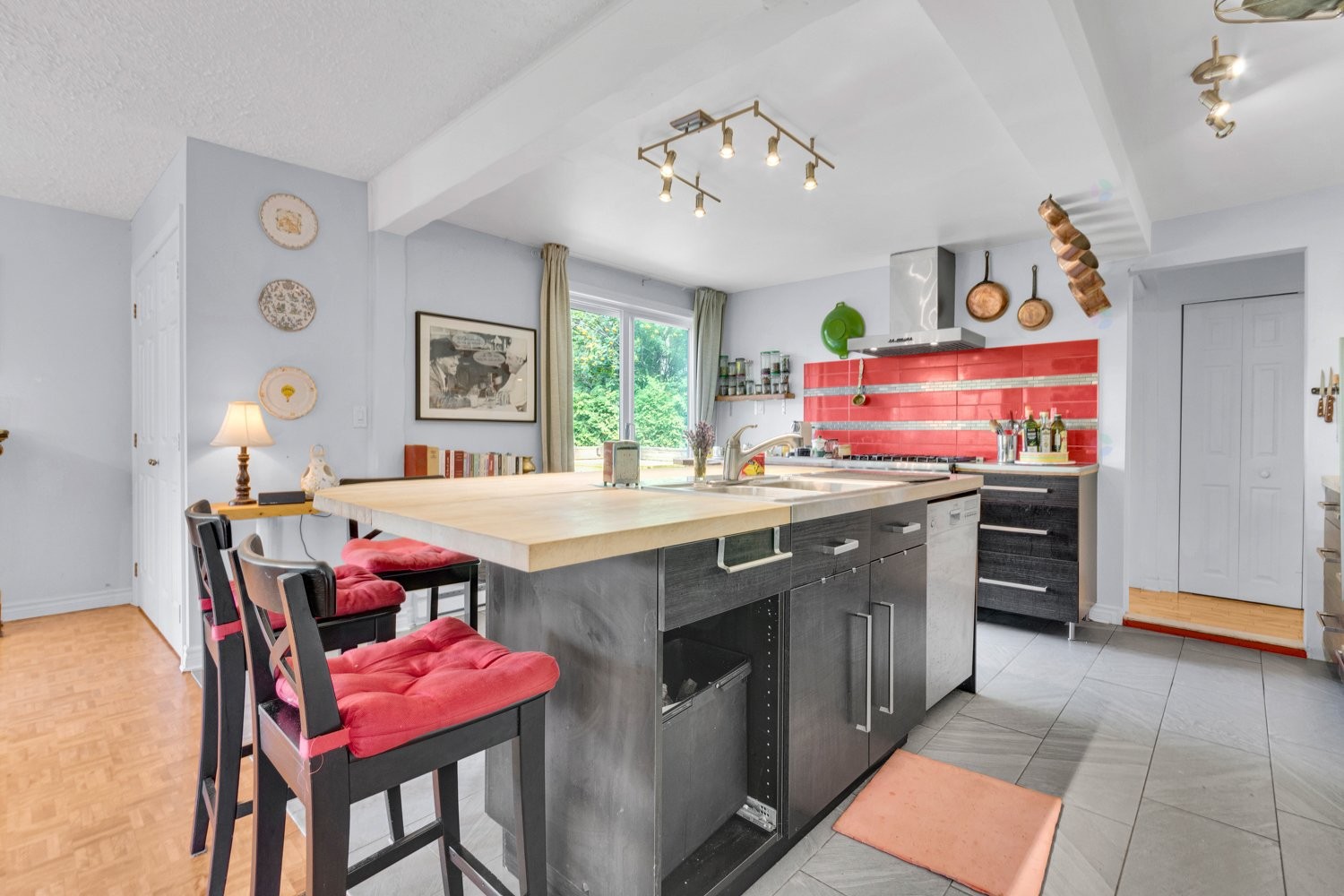 









1018


Ch. des Nations

,
Sainte-Anne-des-Lacs,




QC
J0R1B0

