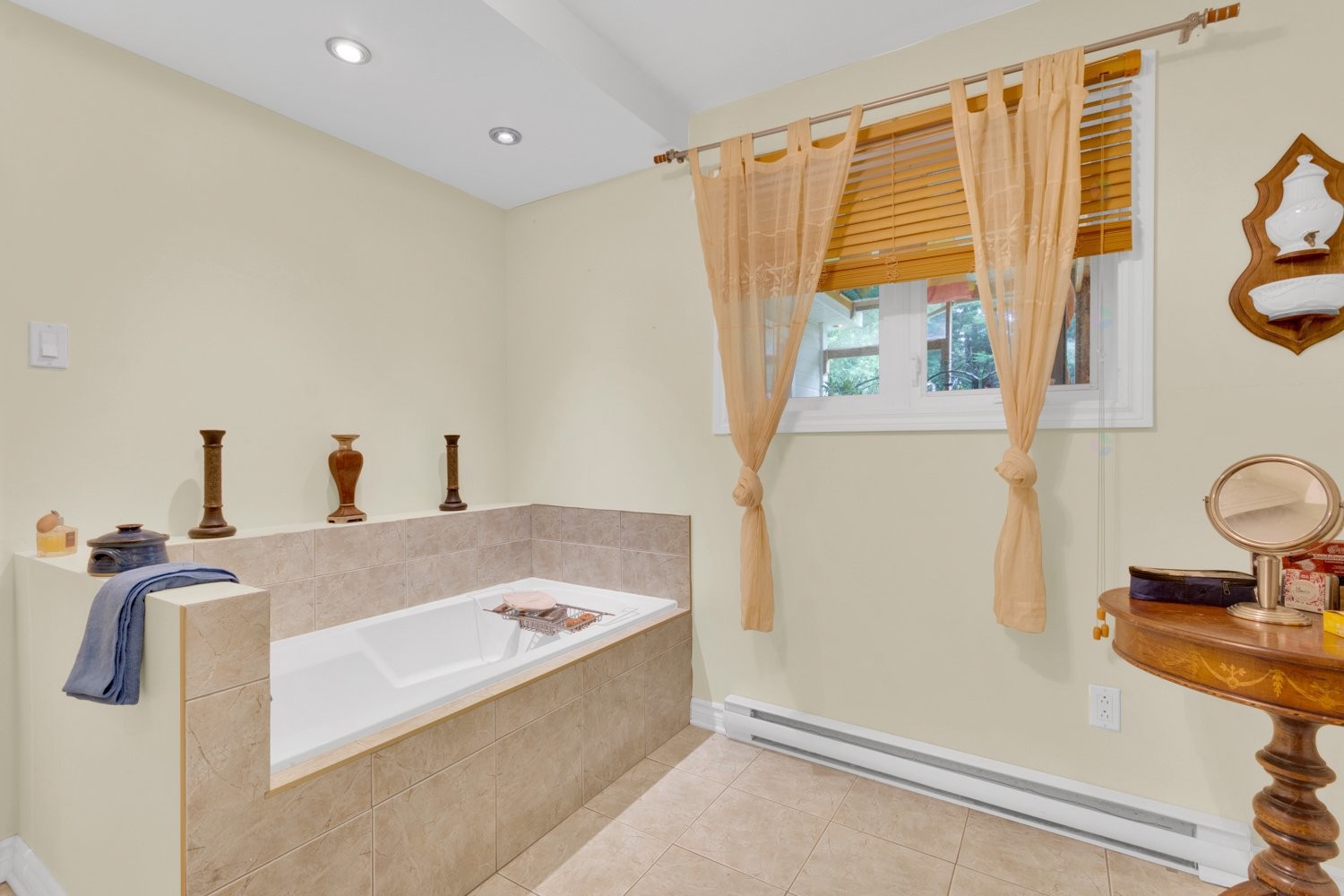 









1018


Ch. des Nations

,
Sainte-Anne-des-Lacs,




QC
J0R1B0

