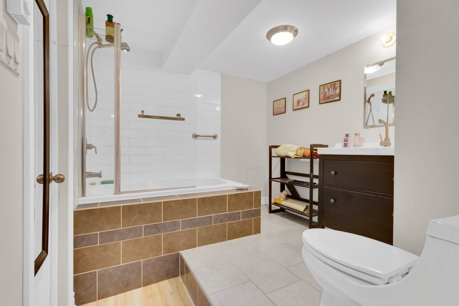 









1018


Ch. des Nations

,
Sainte-Anne-des-Lacs,




QC
J0R1B0

