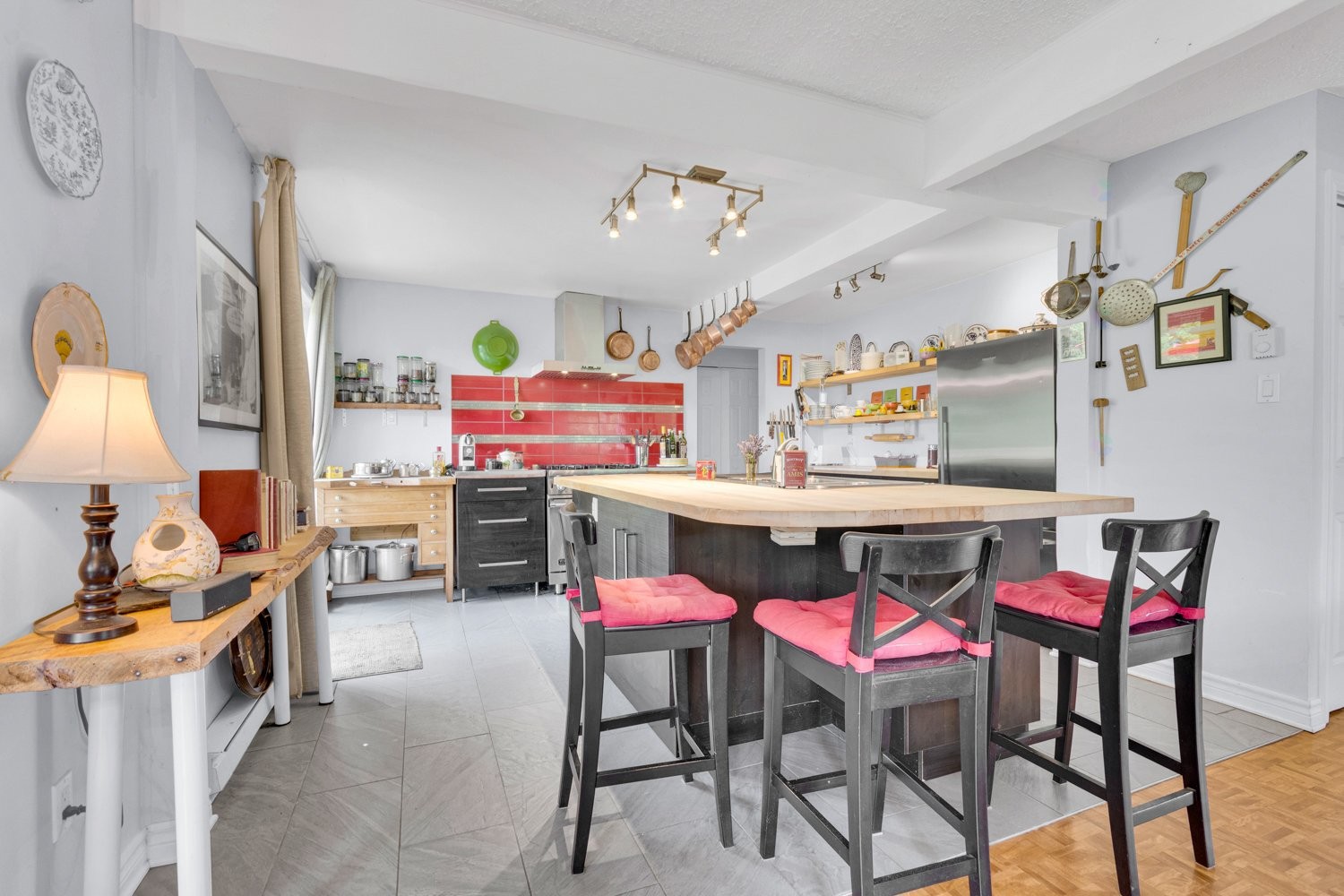









1018


Ch. des Nations

,
Sainte-Anne-des-Lacs,




QC
J0R1B0

