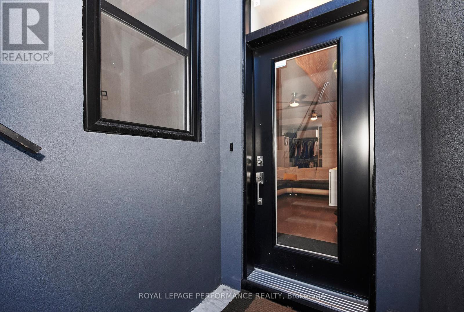












UNIT B - 82 THIRD AVENUE

,
Ottawa,




Ontario
K1S2J8

