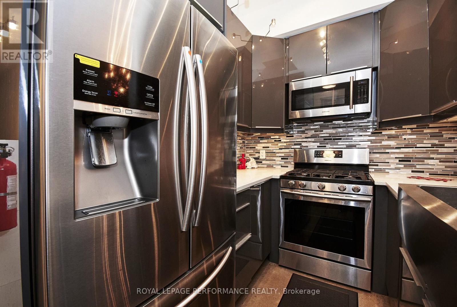 












UNIT B - 82 THIRD AVENUE

,
Ottawa,




Ontario
K1S2J8

