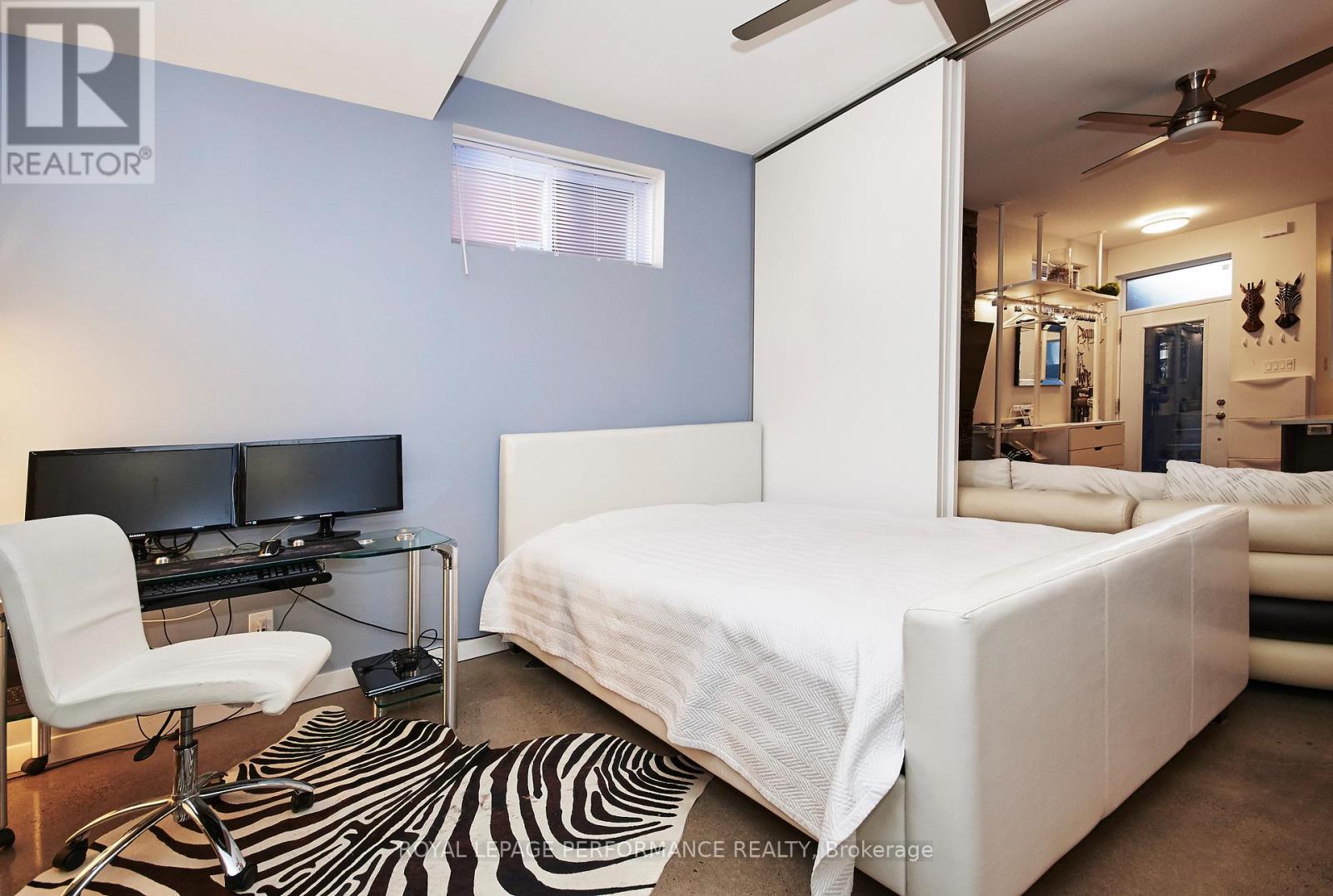 












UNIT B - 82 THIRD AVENUE

,
Ottawa,




Ontario
K1S2J8

