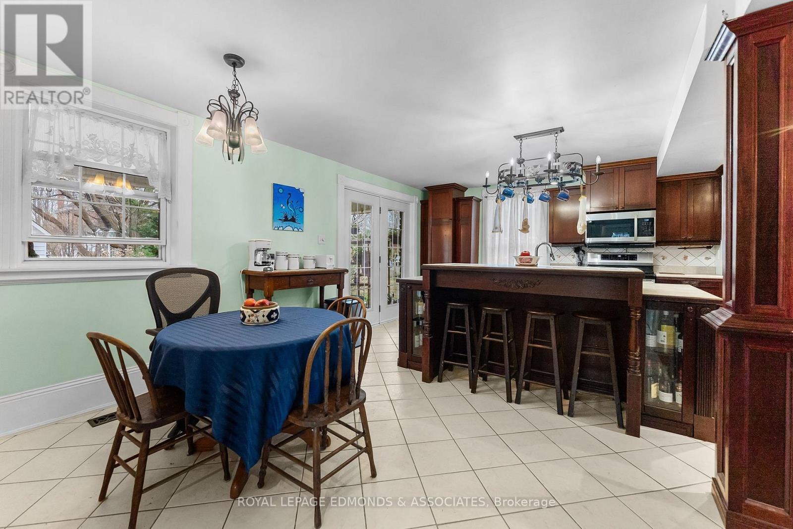 












146 MARY STREET

,
Pembroke,




Ontario
K8A5V6

