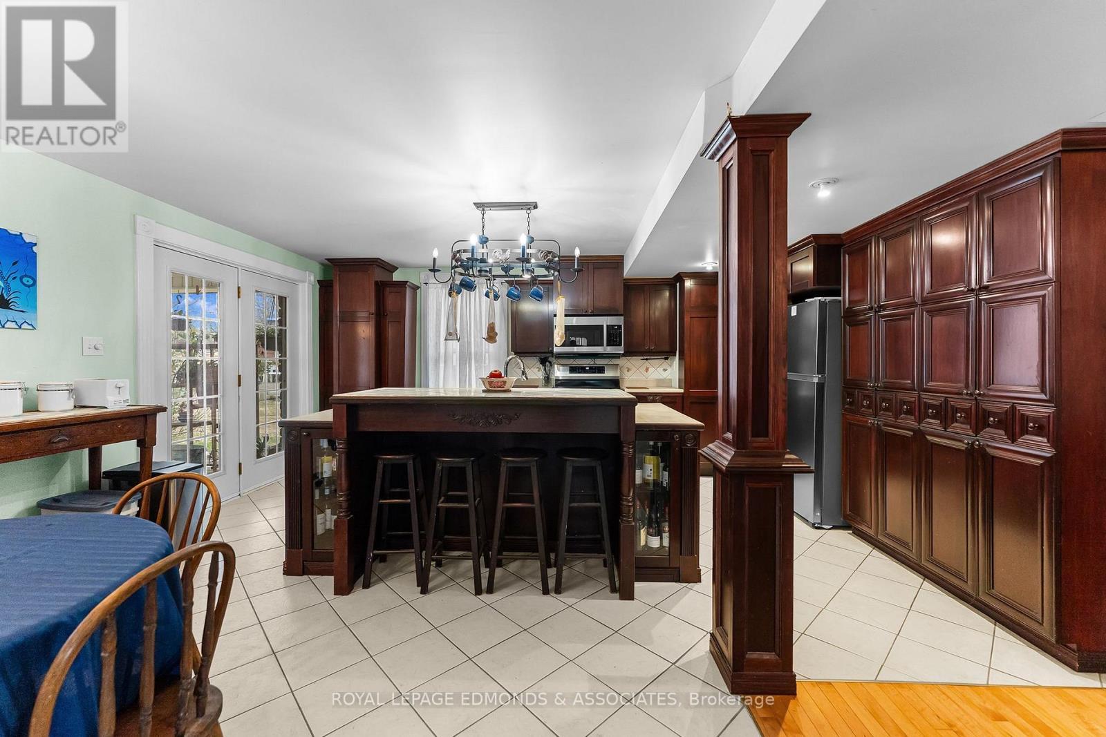 












146 MARY STREET

,
Pembroke,




Ontario
K8A5V6

